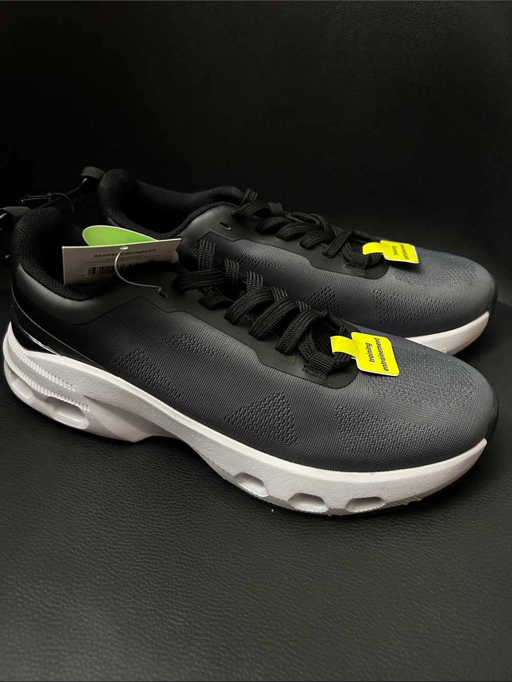 NWT 🆕 Athletic Works Women’s Athletic Sneakers with White Sole - Memory Foam